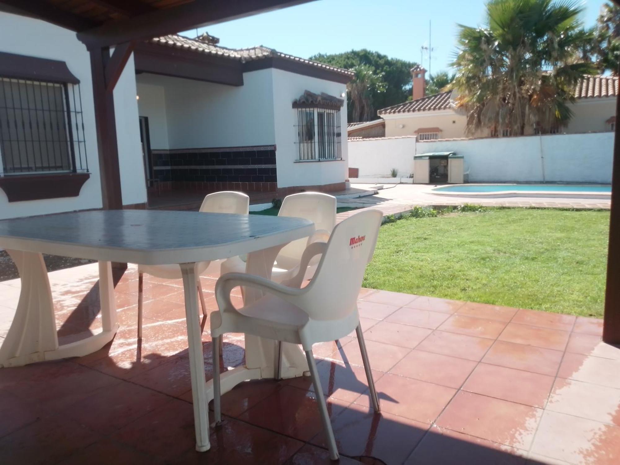 Agradable Chalet Con Piscina Para Escapadas. 치클라나 데 라 프론테라 외부 사진